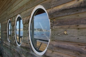 Porthole window metaphor for search career opportunities